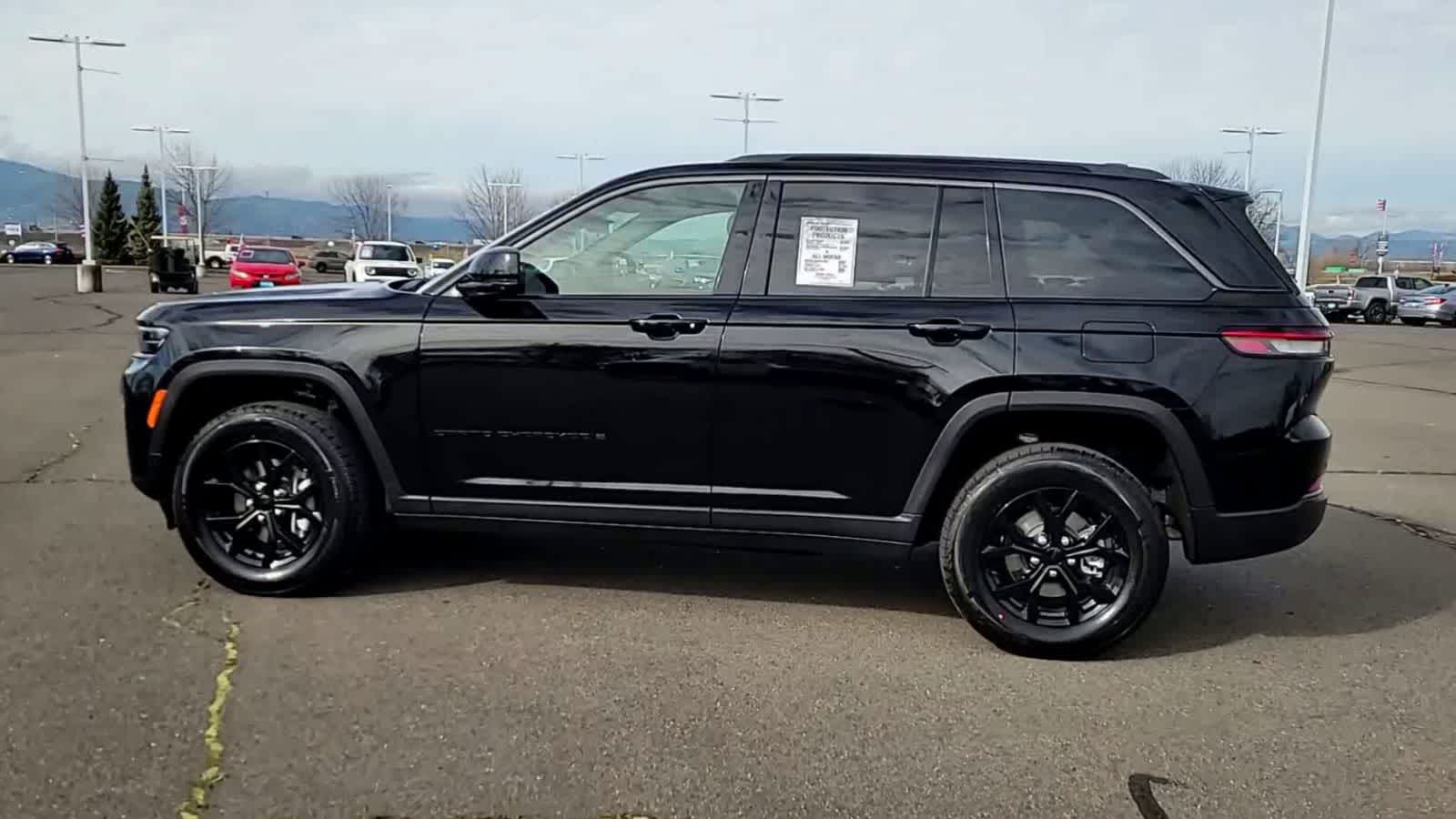 Thumbnail: 2026 Jeep Grand Cherokee - 5