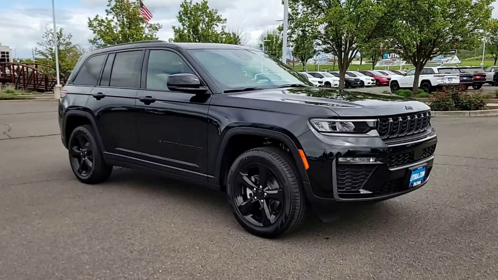 Thumbnail: 2026 Jeep Grand Cherokee - 2