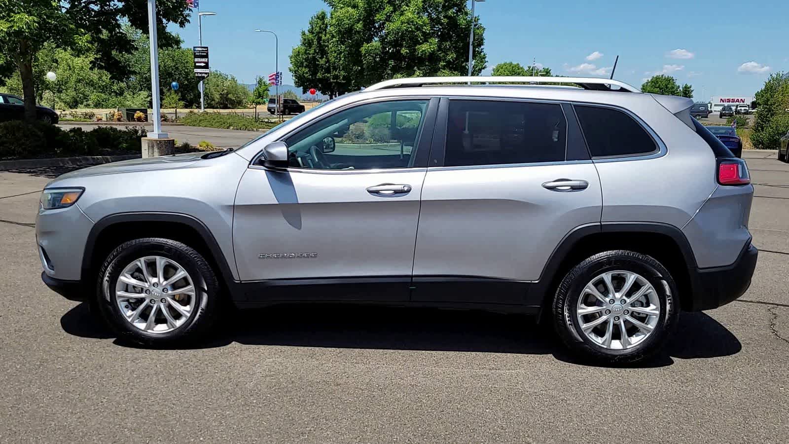 Thumbnail: 2019 Jeep Cherokee - 5