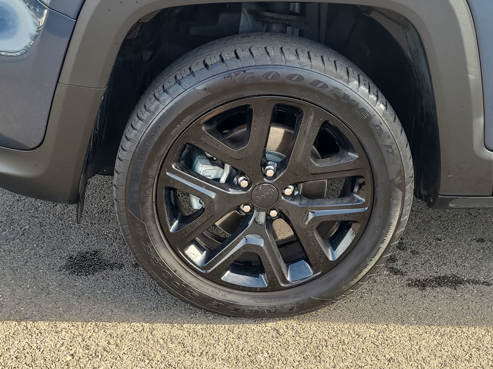 Thumbnail: 2023 Jeep Renegade - 16