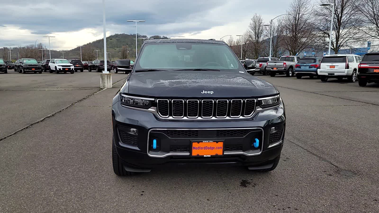 Thumbnail: 2024 Jeep Grand Cherokee - 3