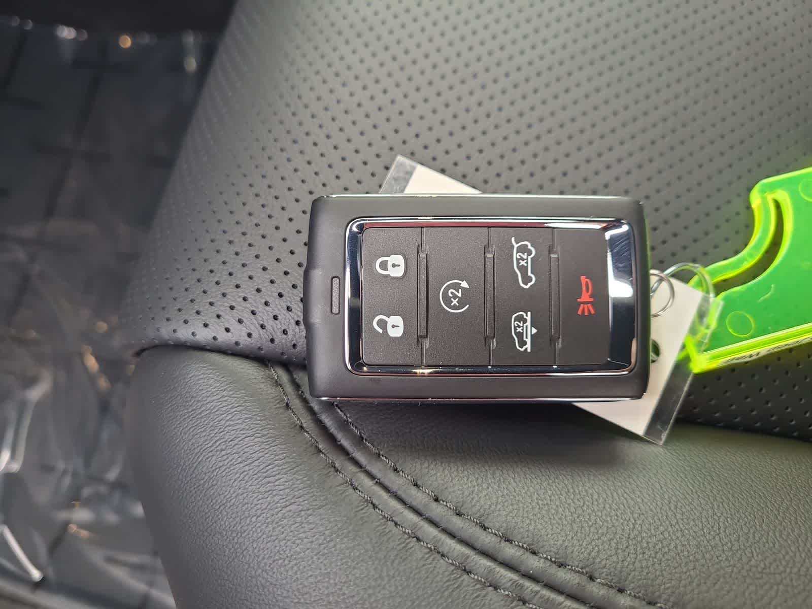 Thumbnail: 2025 Jeep Wagoneer - 28