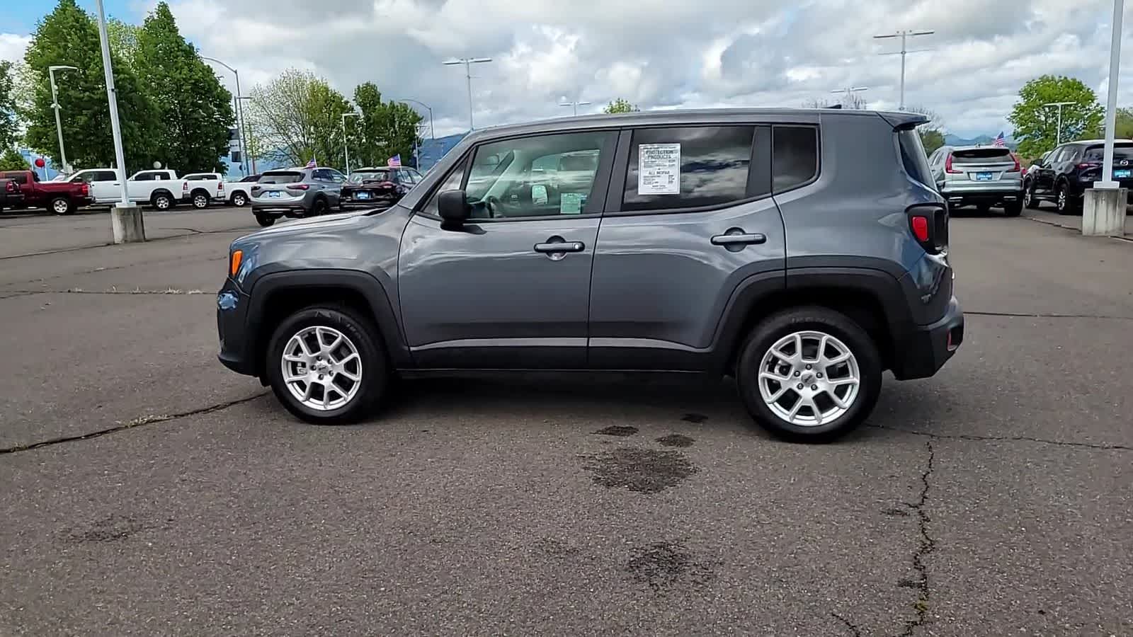 Thumbnail: 2023 Jeep Renegade - 5