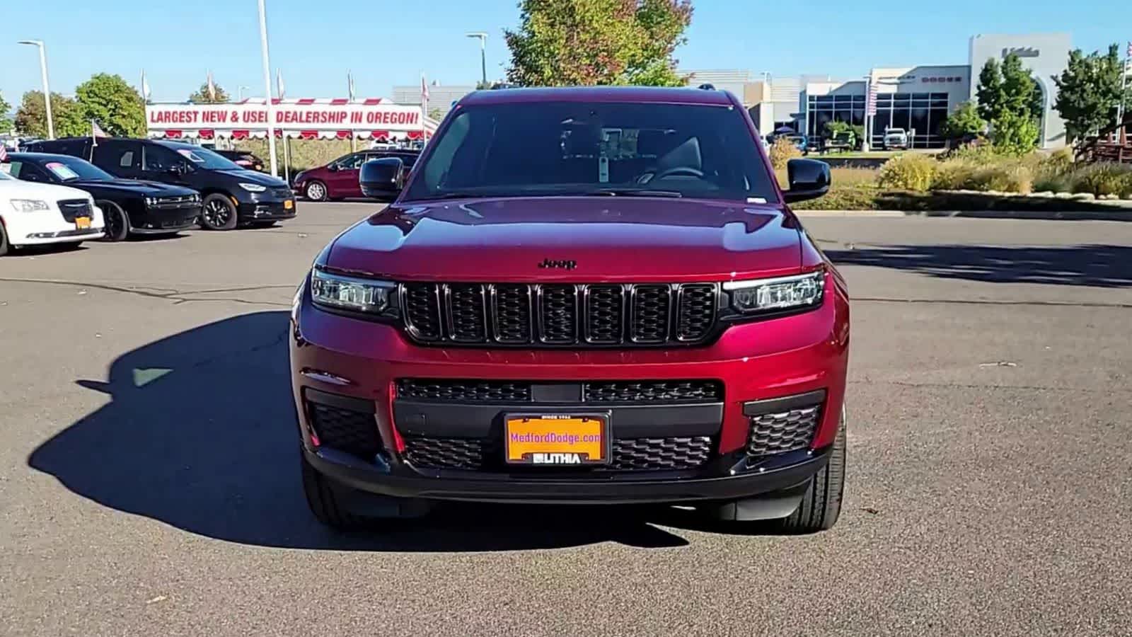 Thumbnail: 2025 Jeep Grand Cherokee - 3