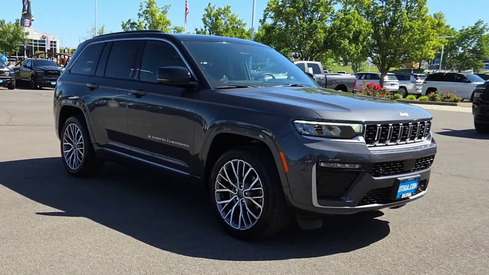 Thumbnail: 2026 Jeep Grand Cherokee - 2