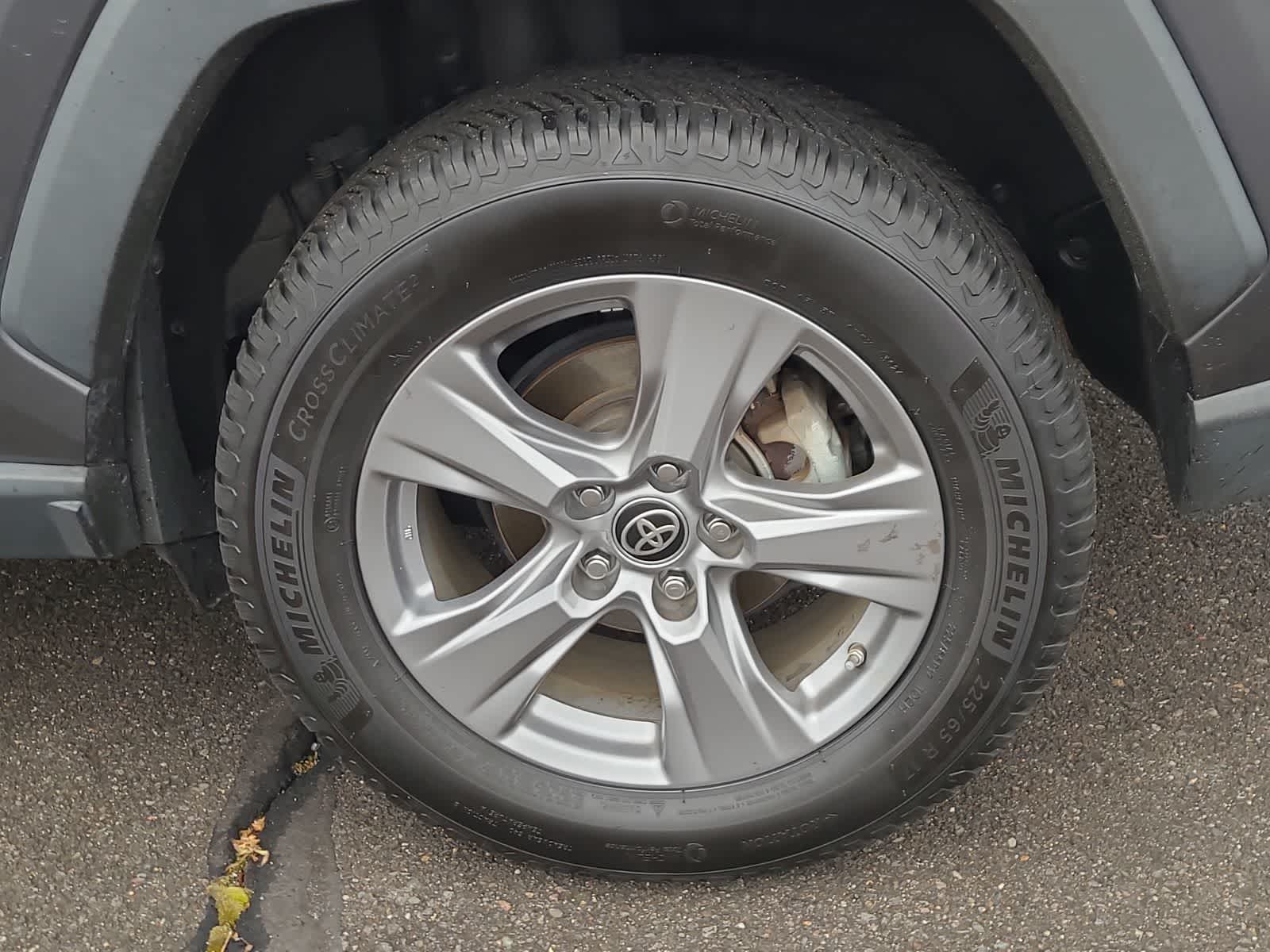 Thumbnail: 2022 Toyota RAV4 - 16