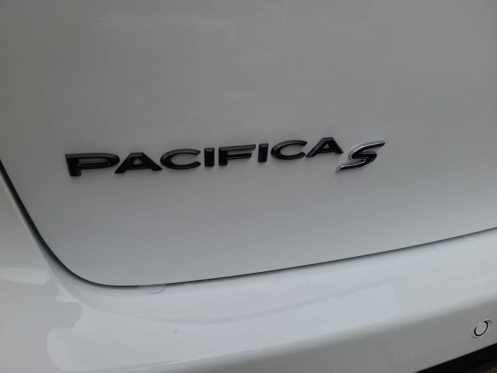 Thumbnail: 2026 Chrysler Pacifica - 15