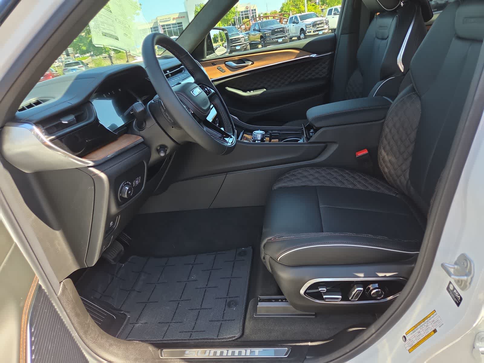 Thumbnail: 2026 Jeep Grand Cherokee - 19