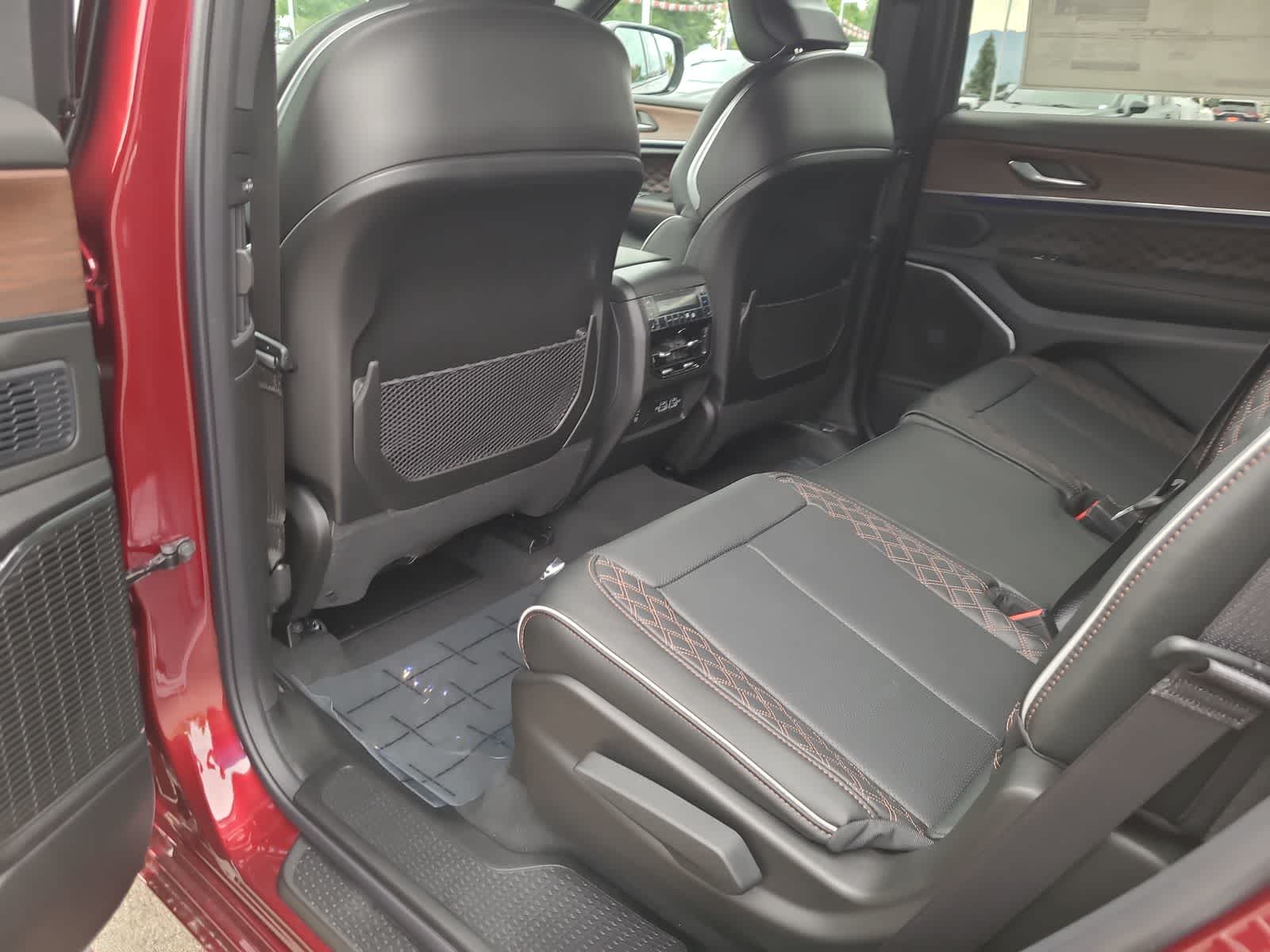 Thumbnail: 2025 Jeep Grand Cherokee - 20