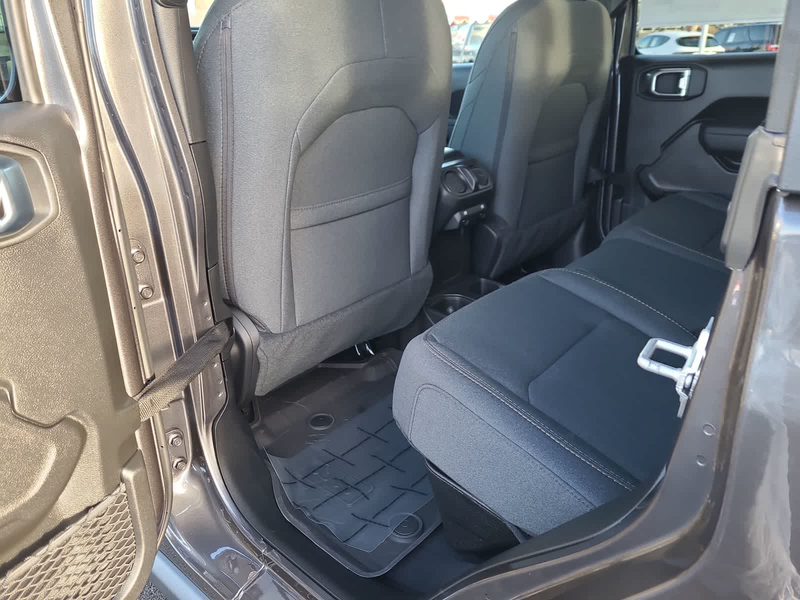 Thumbnail: 2026 Jeep Gladiator - 20