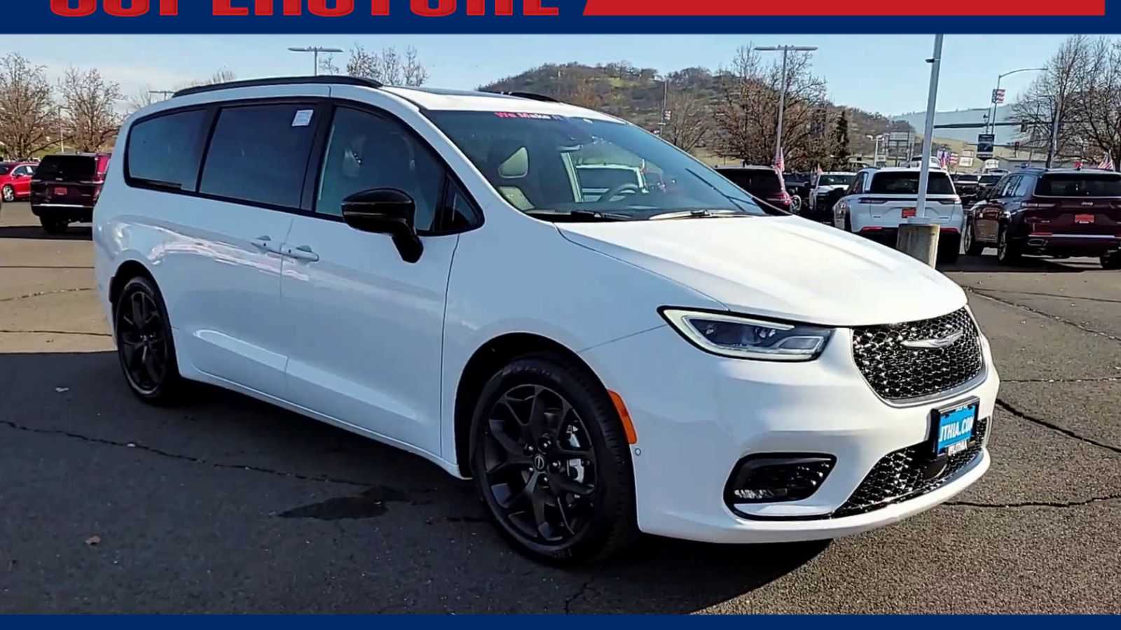 Thumbnail: 2026 Chrysler Pacifica - 2