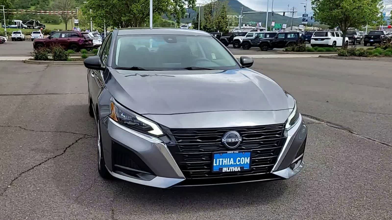 Thumbnail: 2025 Nissan Altima - 3