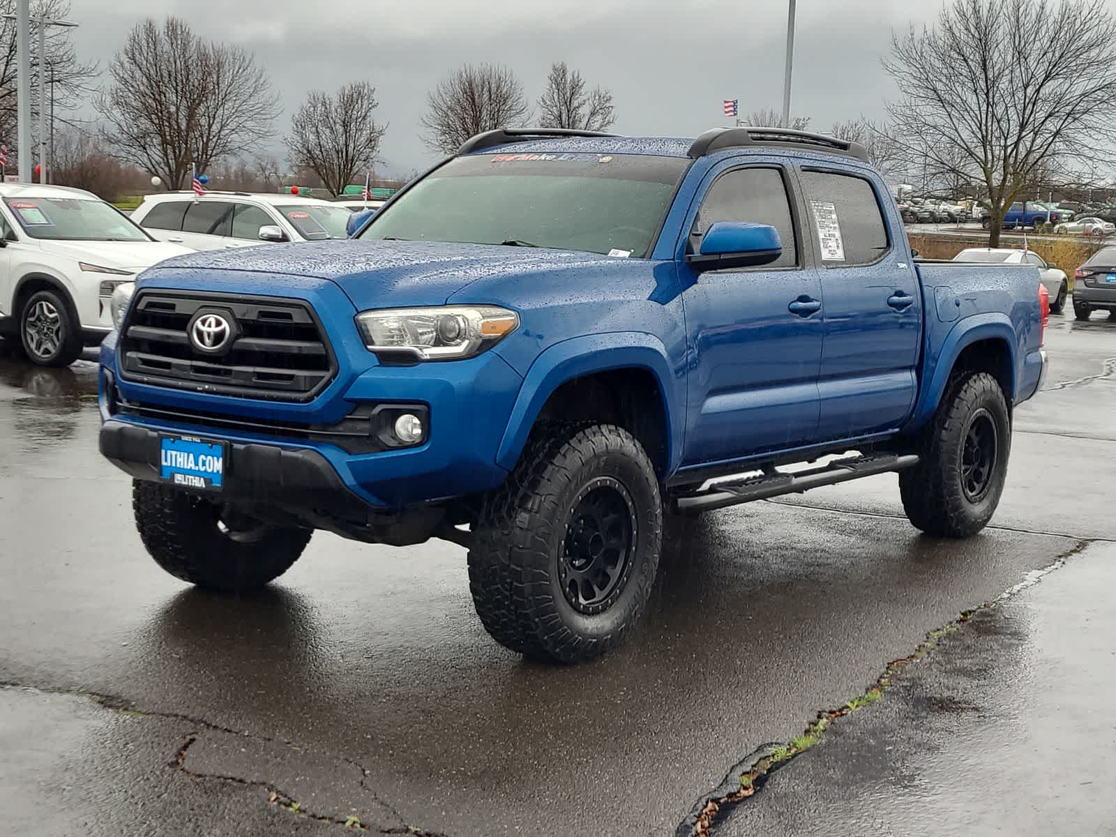2017 Toyota Tacoma SR5's photo