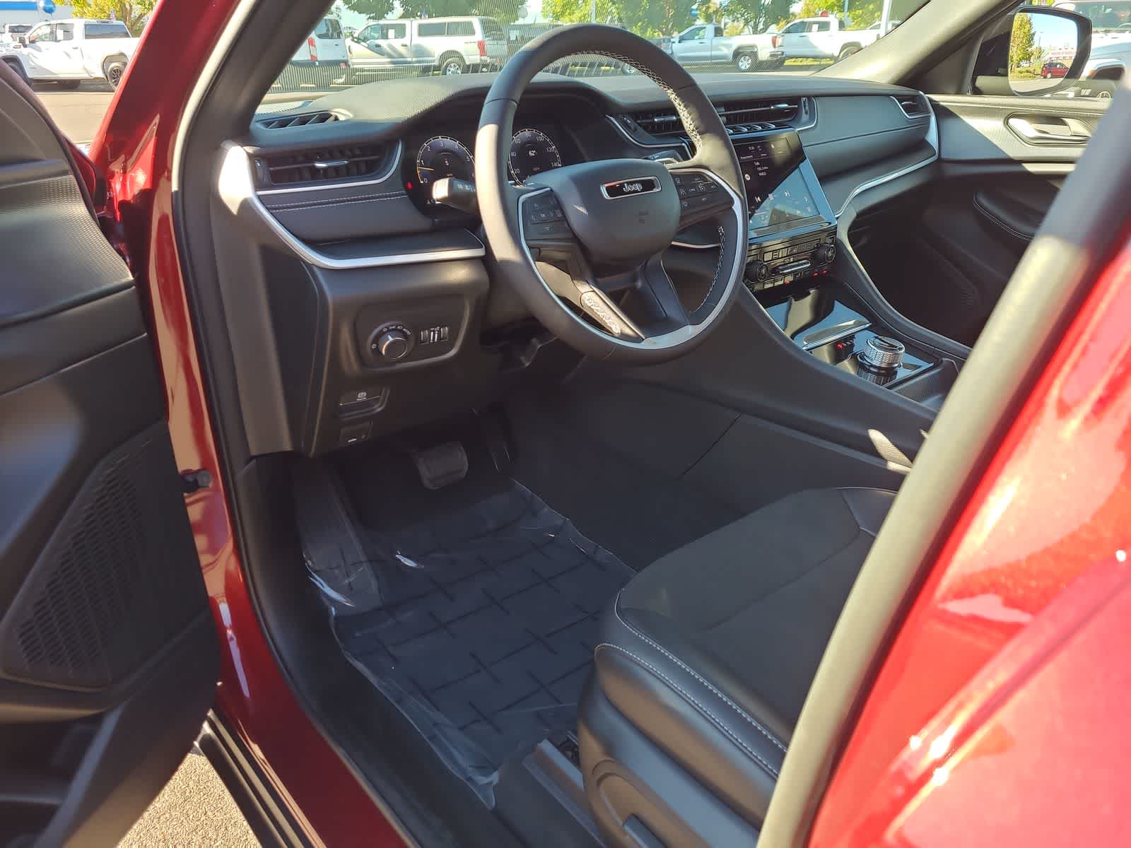 Thumbnail: 2025 Jeep Grand Cherokee - 10