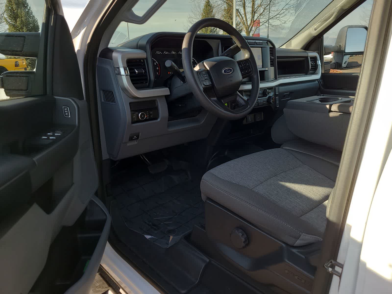 Thumbnail: 2024 Ford F-250 - 10