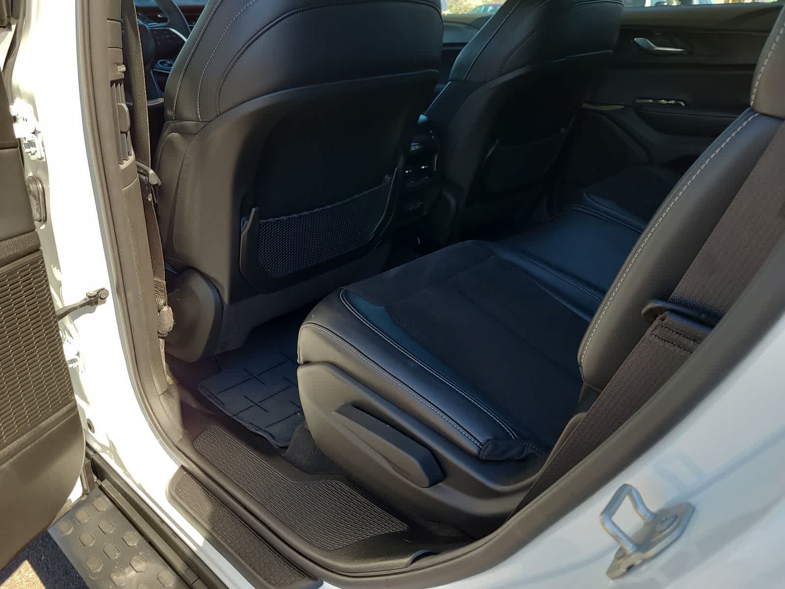 Thumbnail: 2024 Jeep Grand Cherokee L - 20