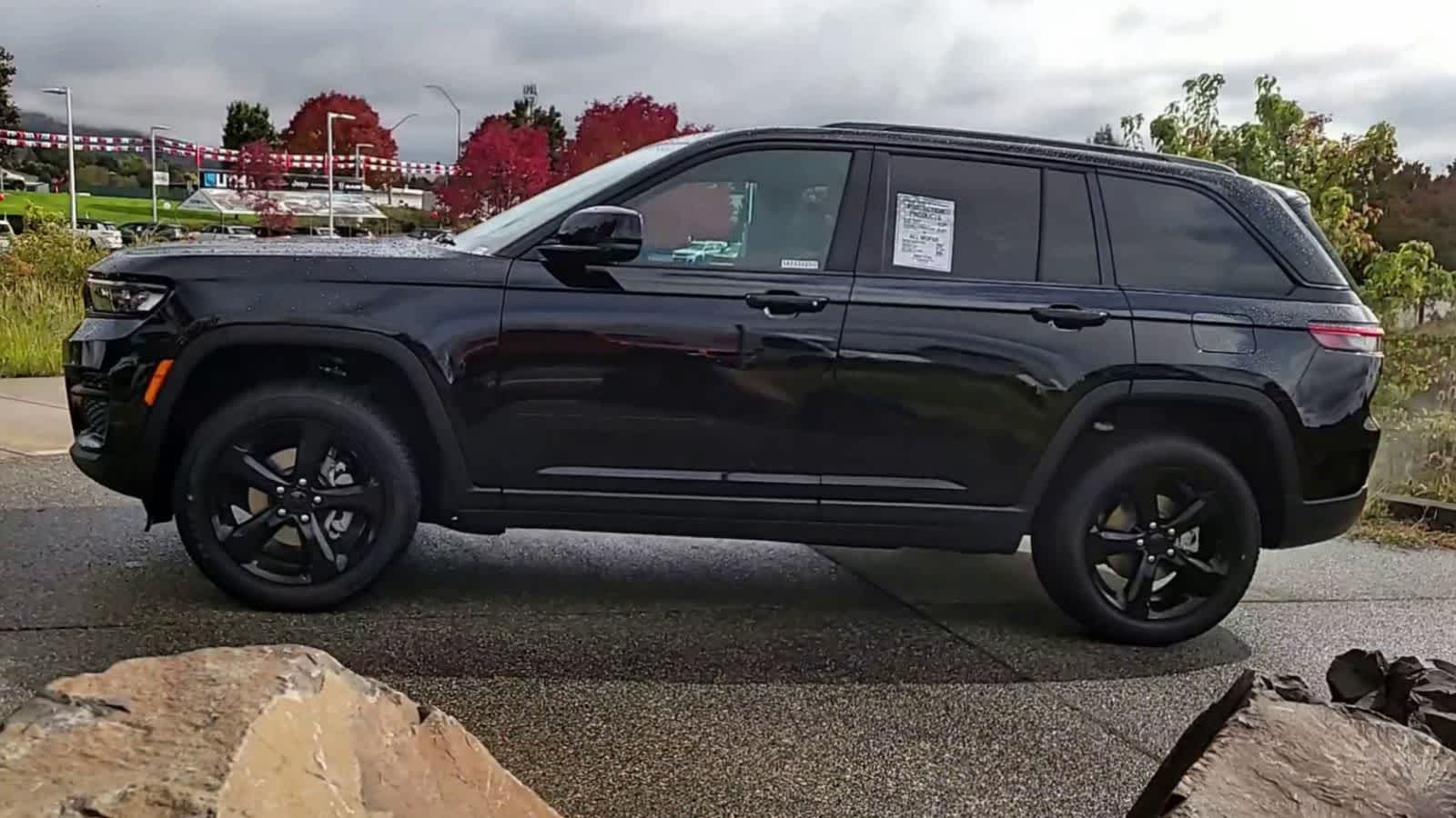 Thumbnail: 2025 Jeep Grand Cherokee - 4