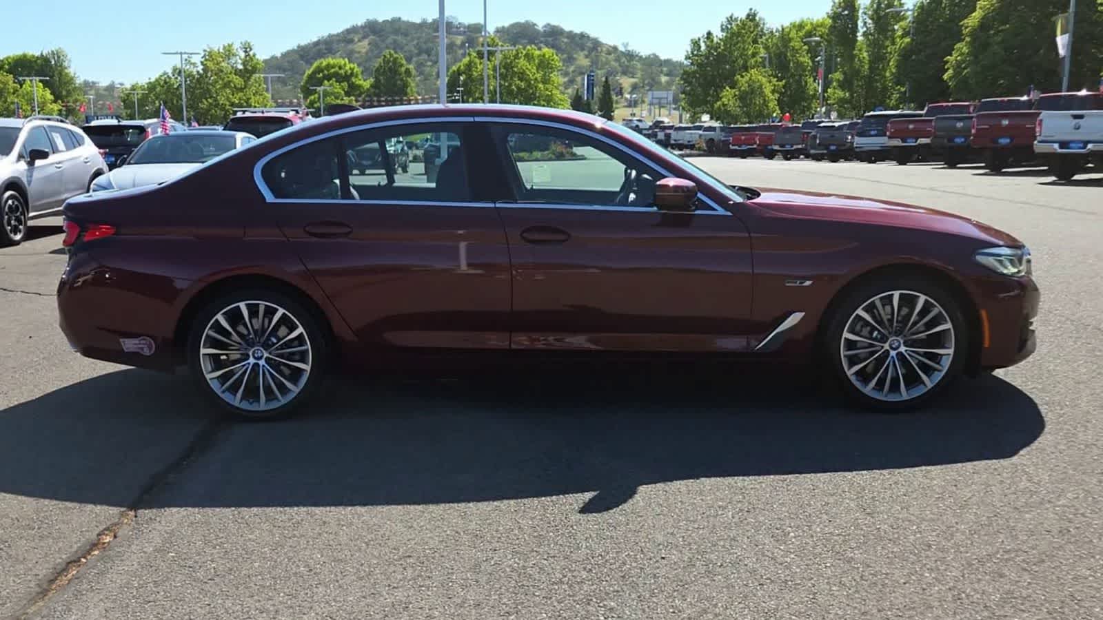 Thumbnail: 2023 BMW 5 Series - 9
