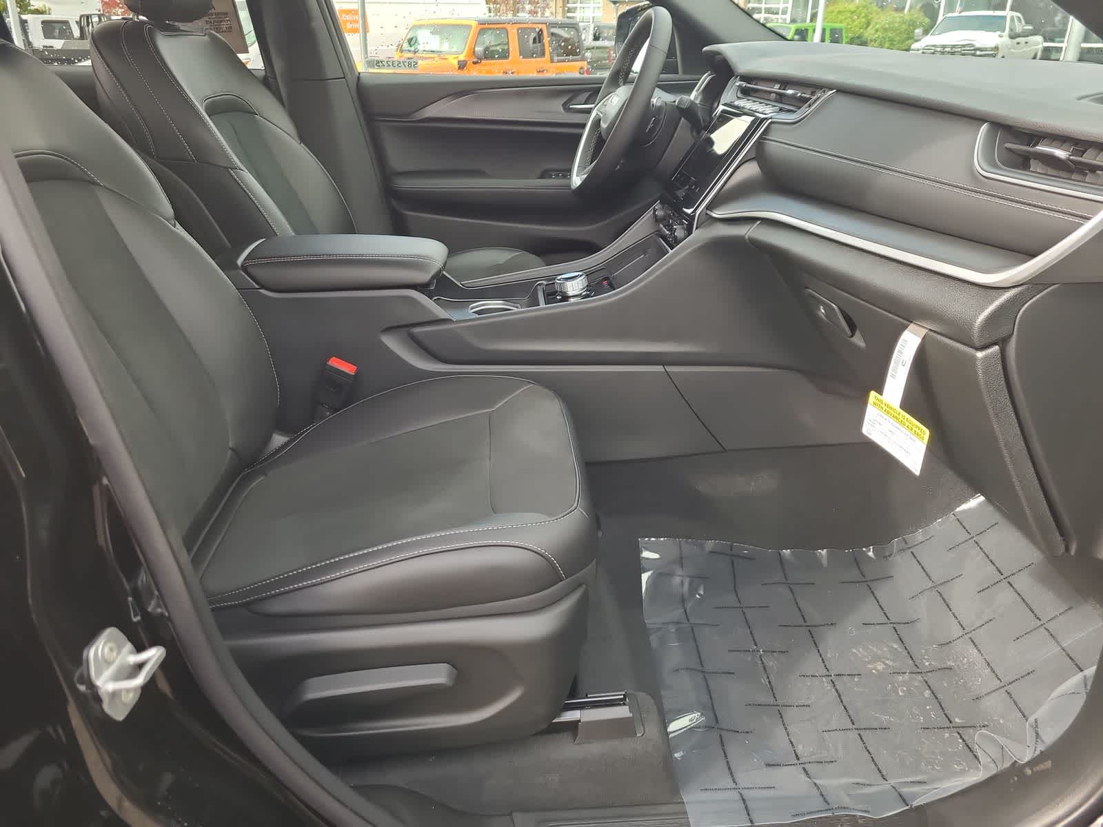 Thumbnail: 2025 Jeep Grand Cherokee - 22