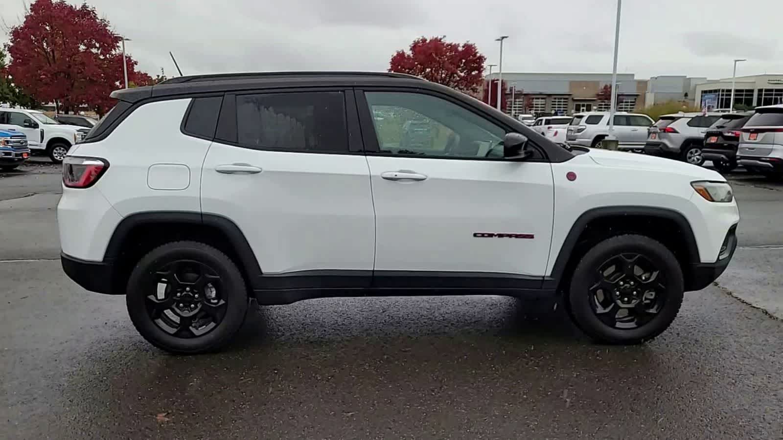 Thumbnail: 2023 Jeep Compass - 9