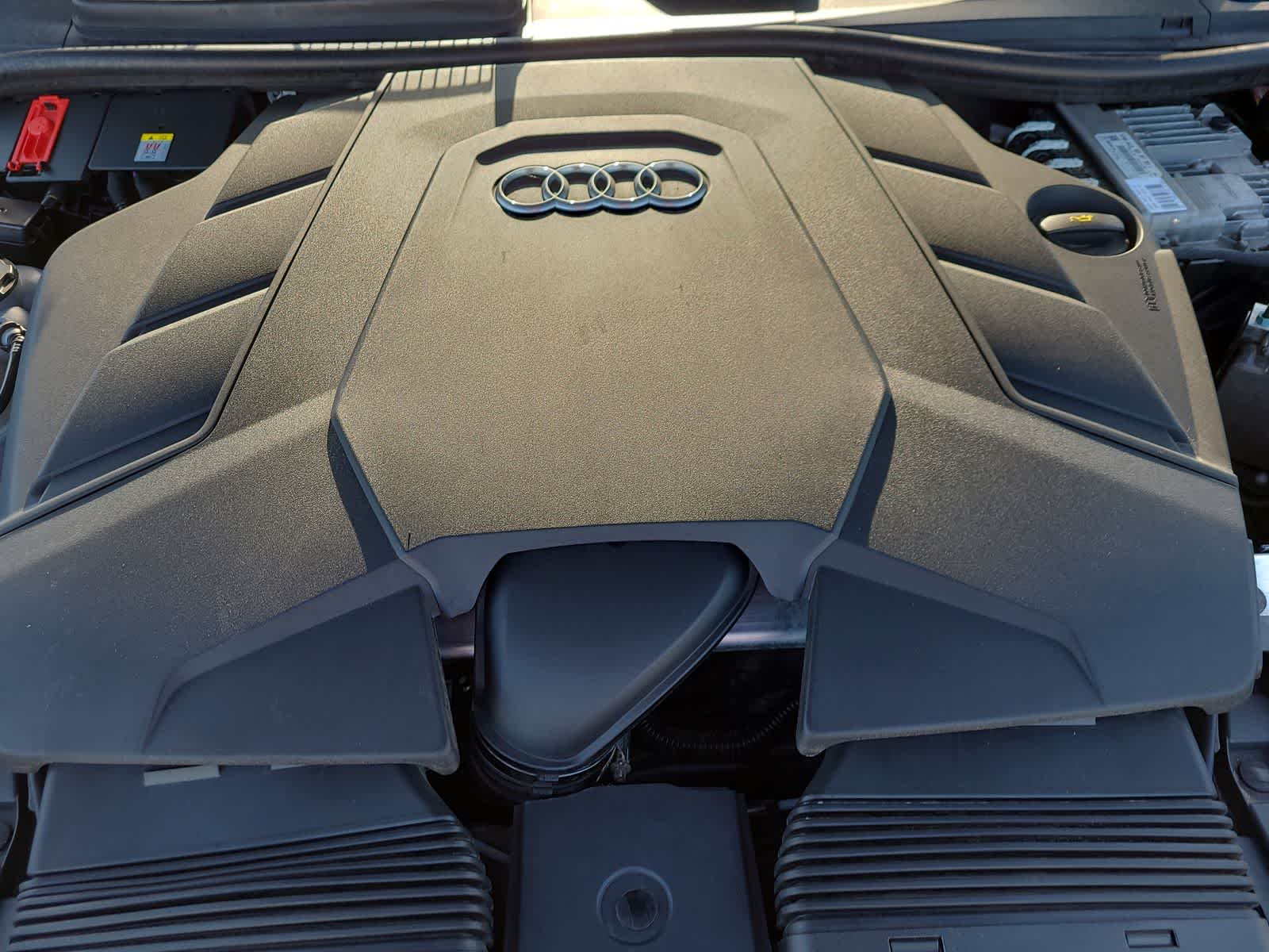 Thumbnail: 2021 Audi Q8 - 17