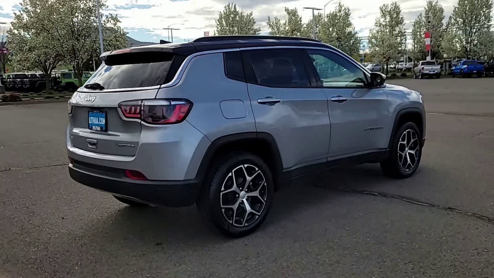 Thumbnail: 2024 Jeep Compass - 8