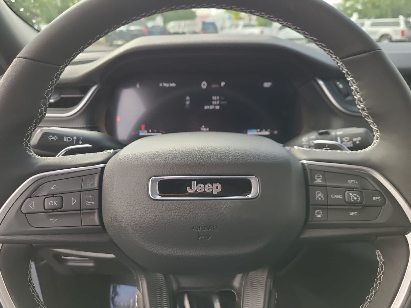 Thumbnail: 2025 Jeep Grand Cherokee - 23