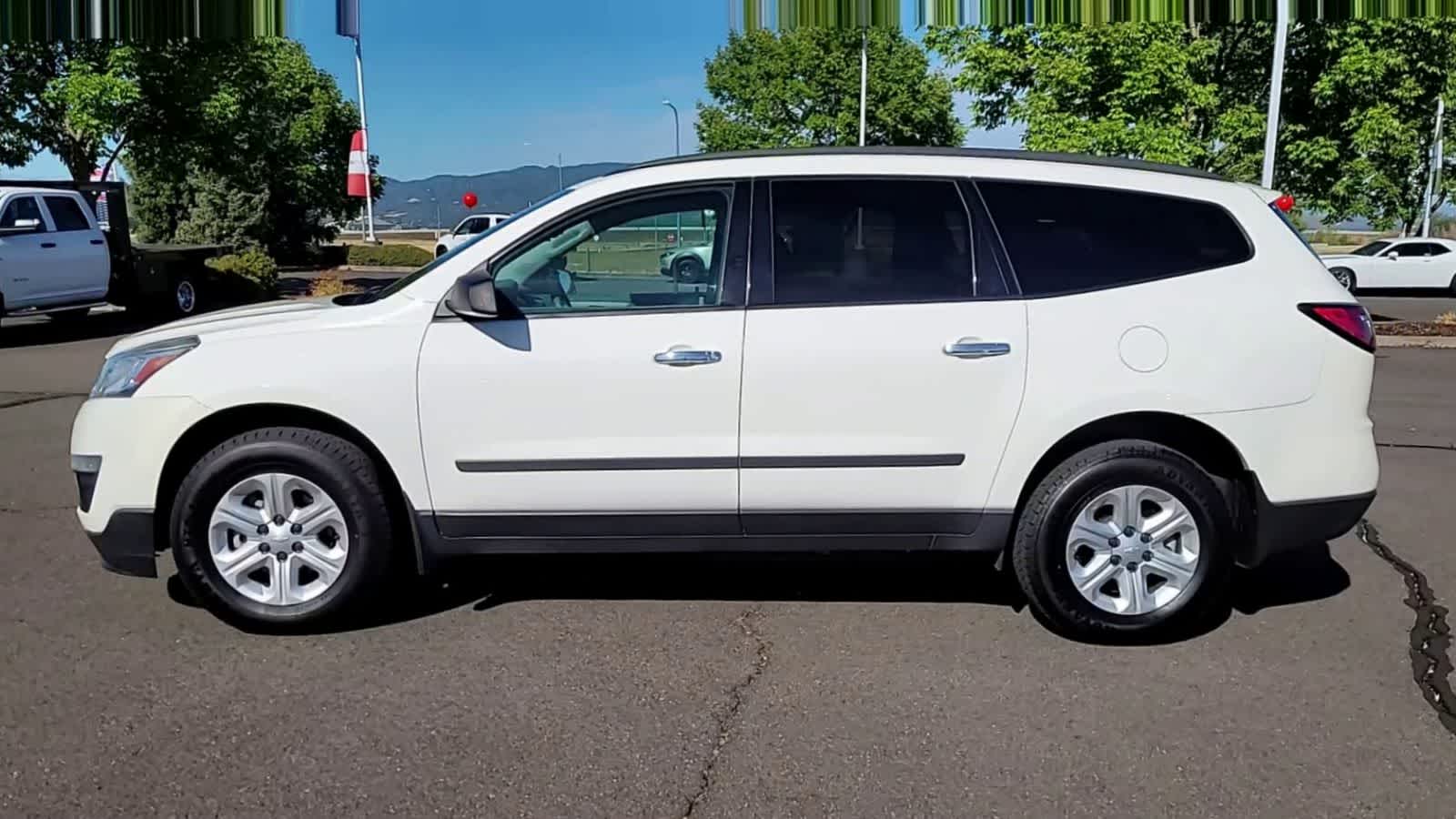 Thumbnail: 2015 Chevrolet Traverse - 5