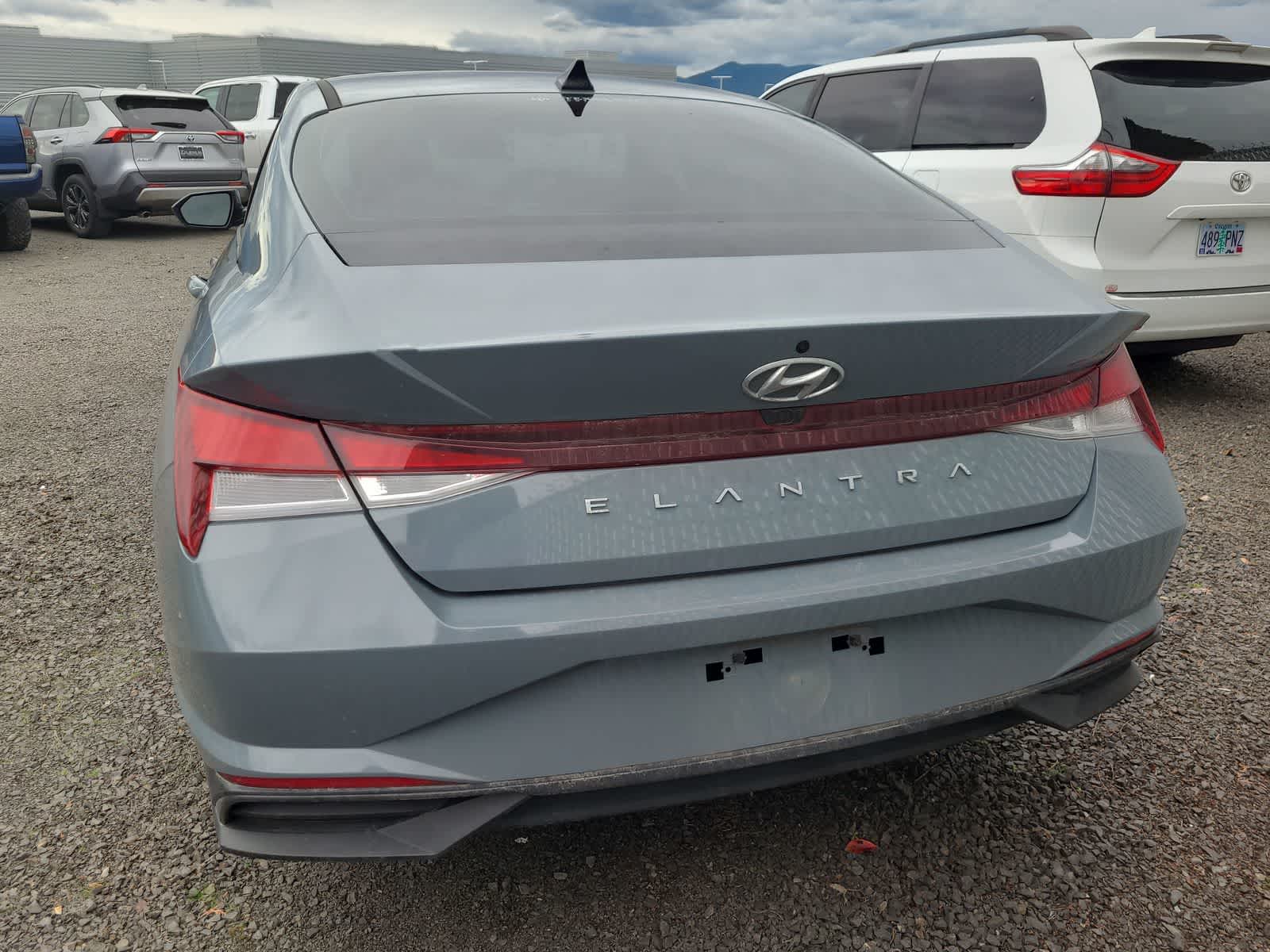 Thumbnail: 2022 Hyundai Elantra - 4