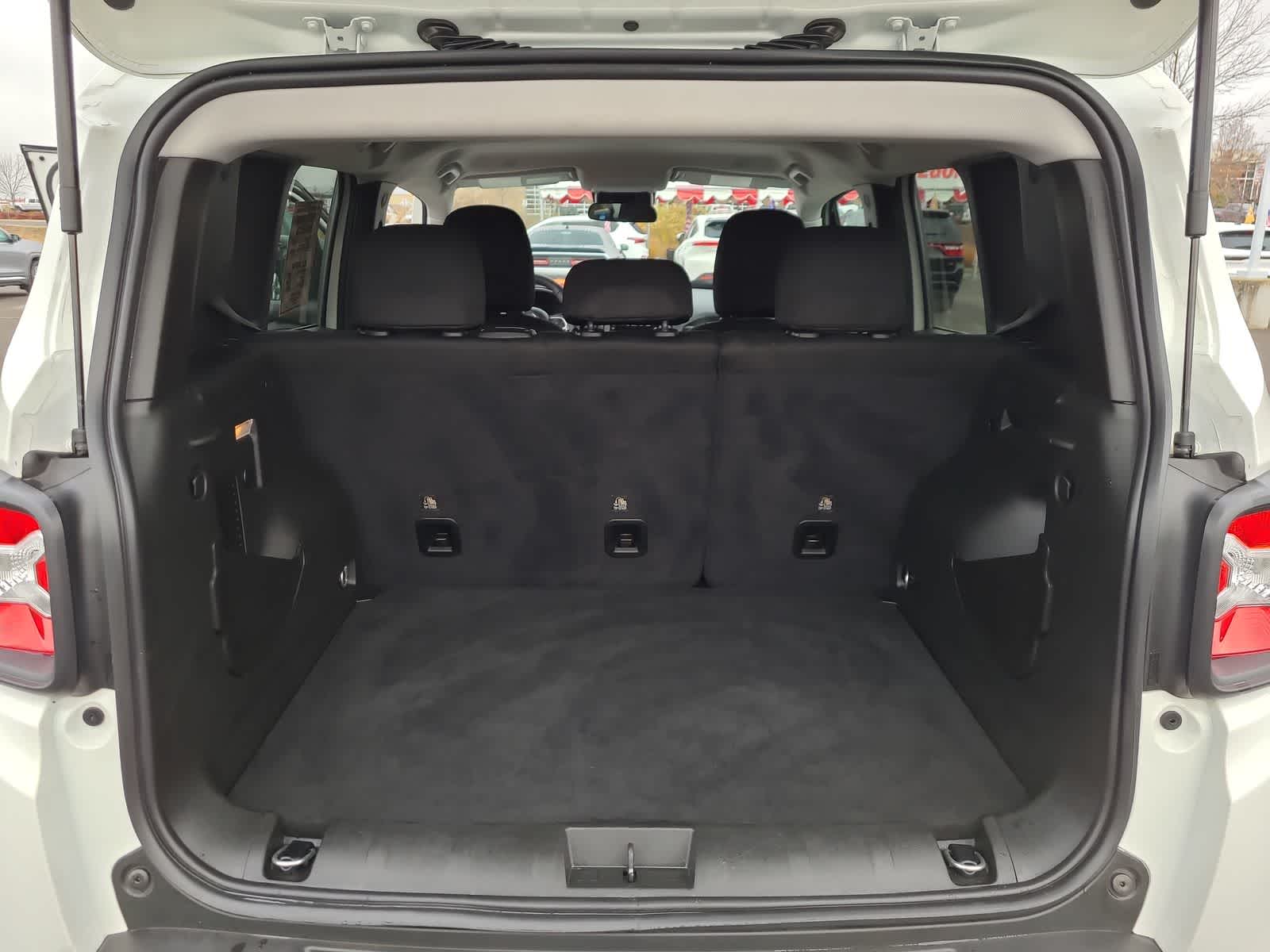 Thumbnail: 2023 Jeep Renegade - 27