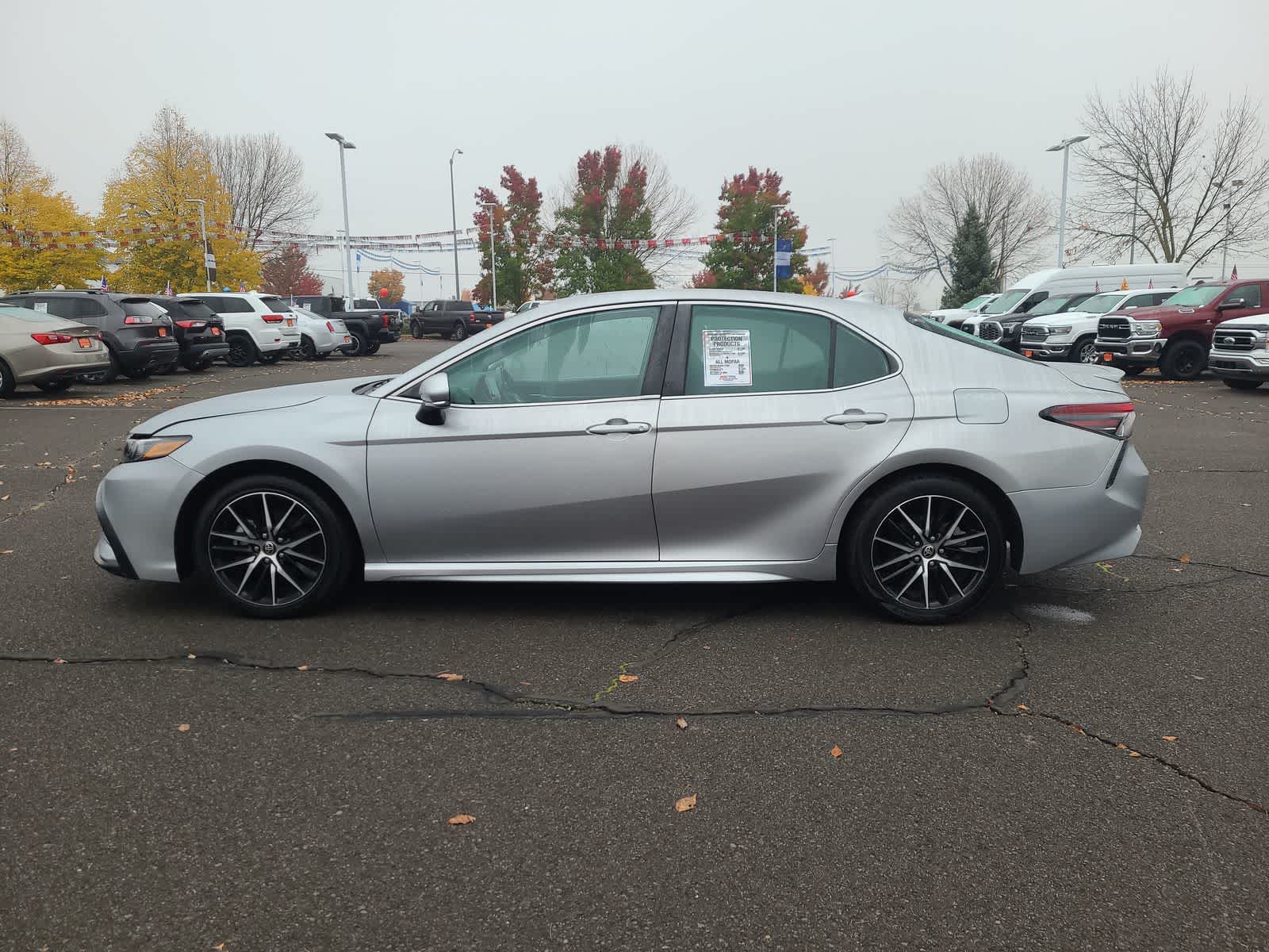 Thumbnail: 2022 Toyota Camry - 11