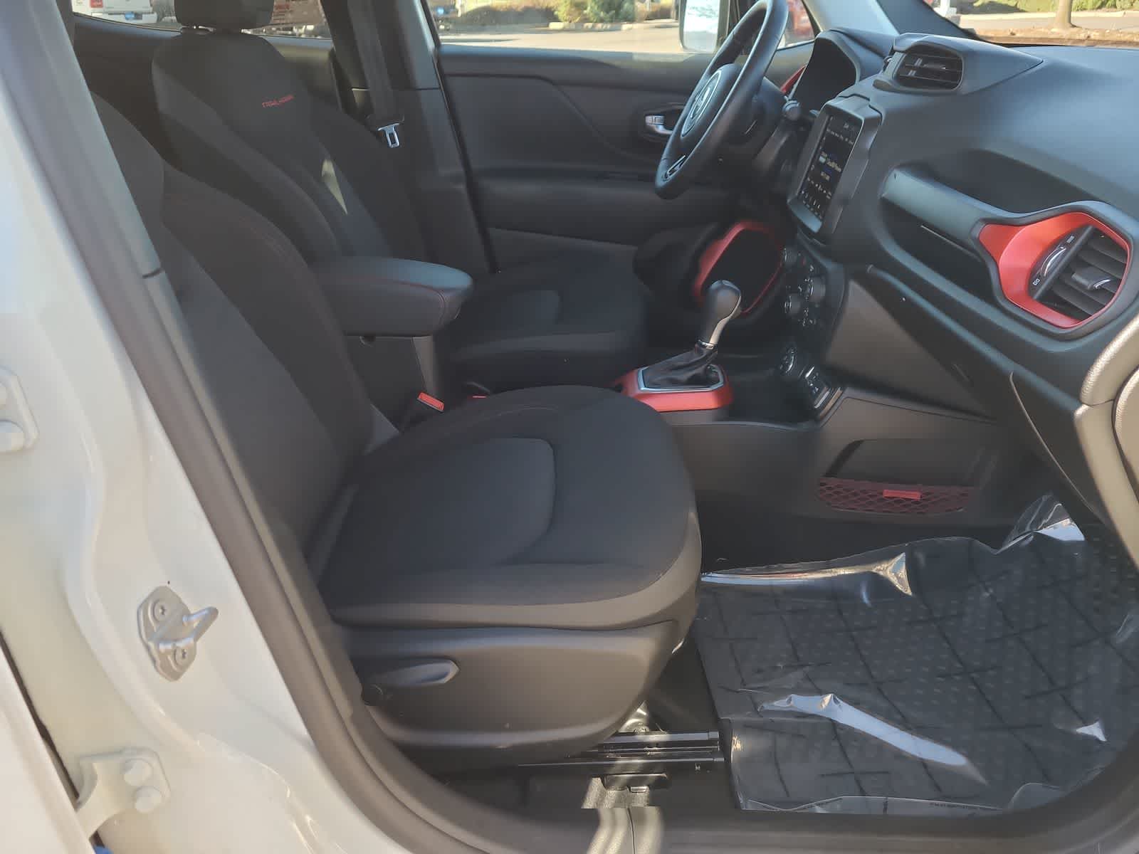 Thumbnail: 2022 Jeep Renegade - 22