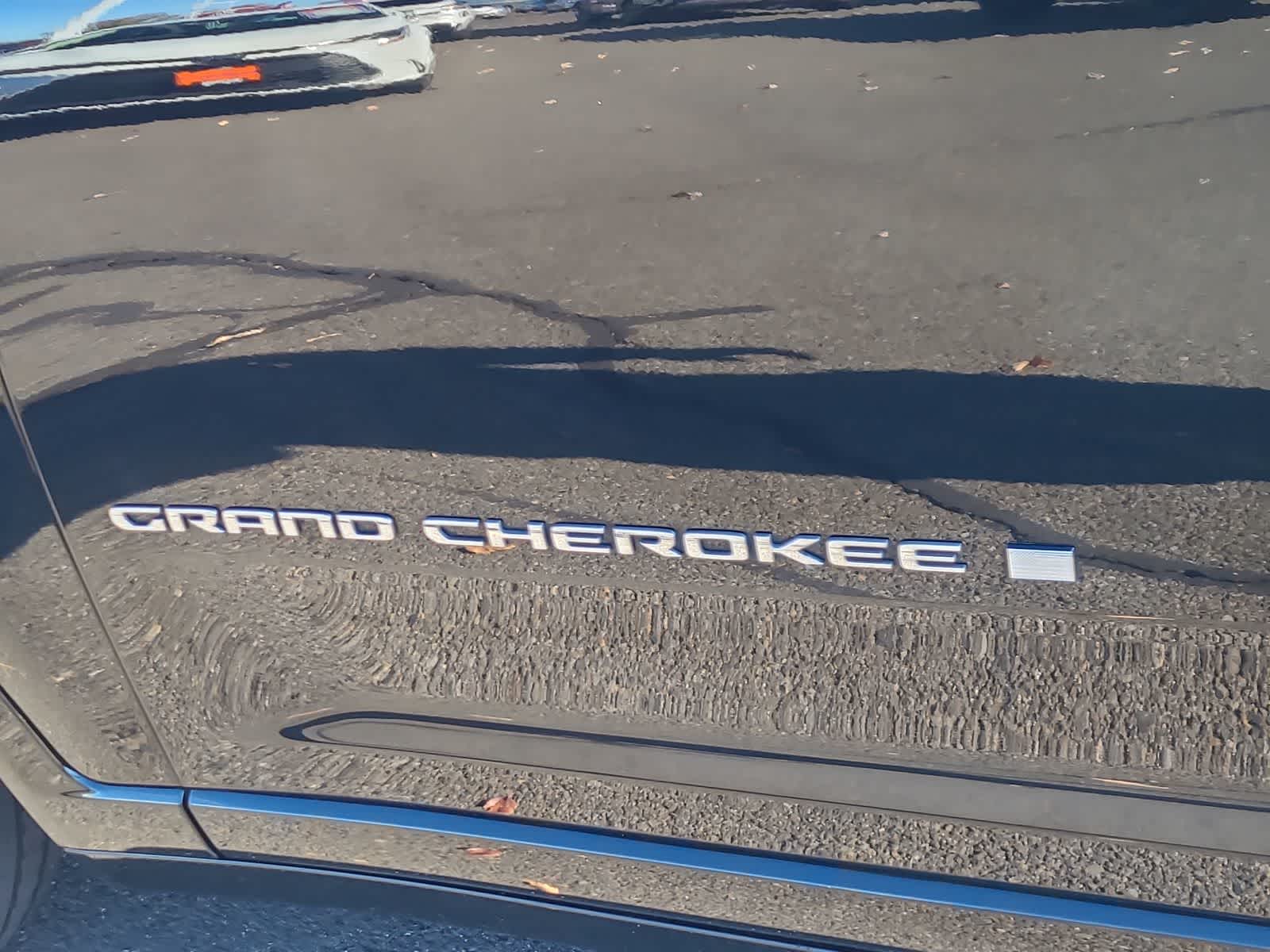 Thumbnail: 2023 Jeep Grand Cherokee - 15