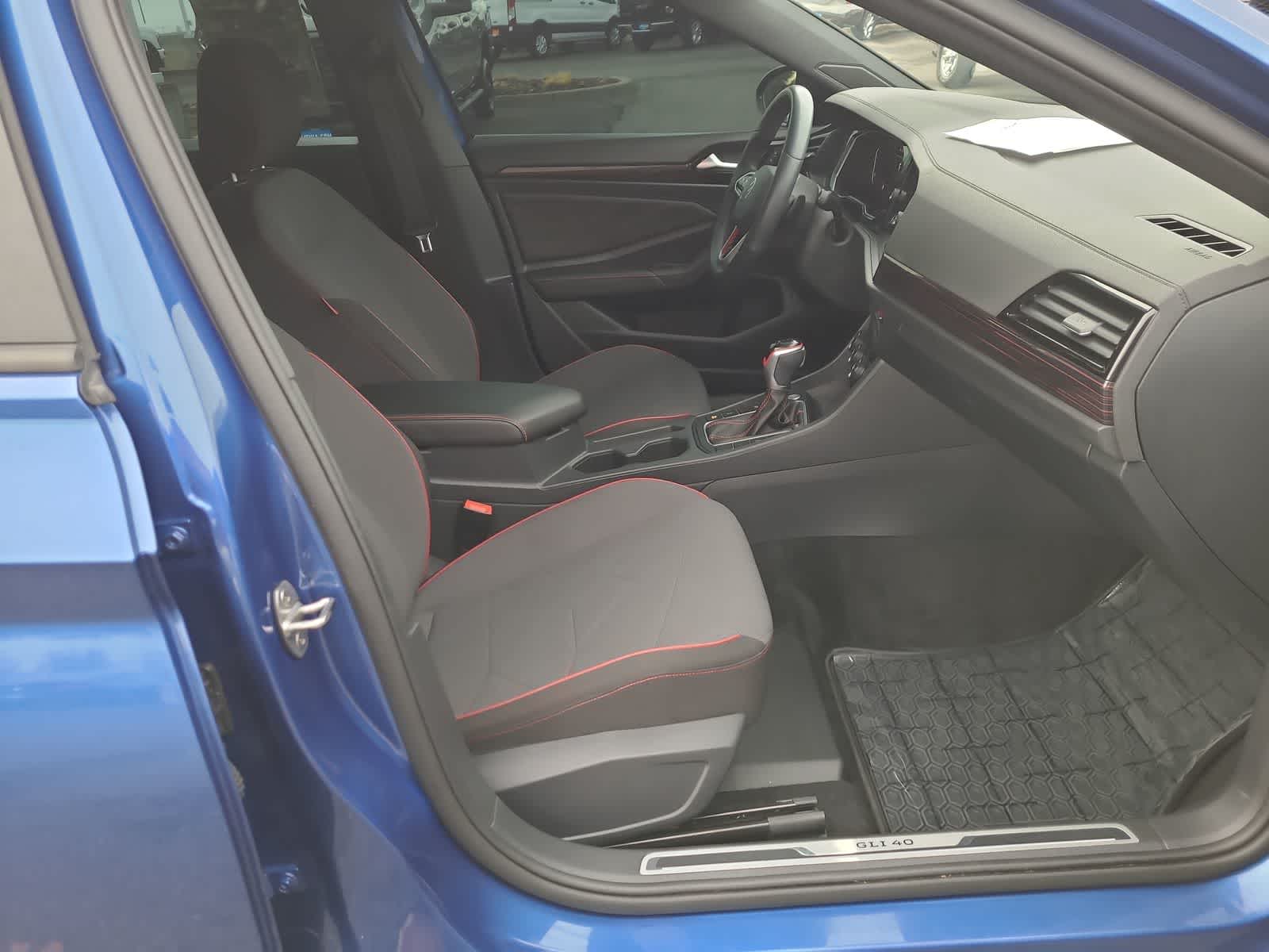 Thumbnail: 2024 Volkswagen Jetta - 22