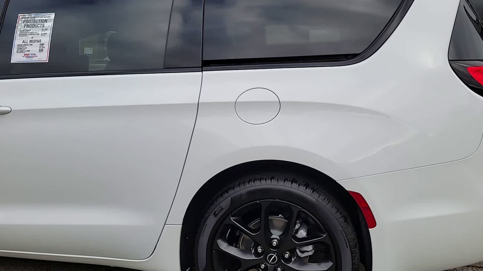 Thumbnail: 2026 Chrysler Pacifica - 6