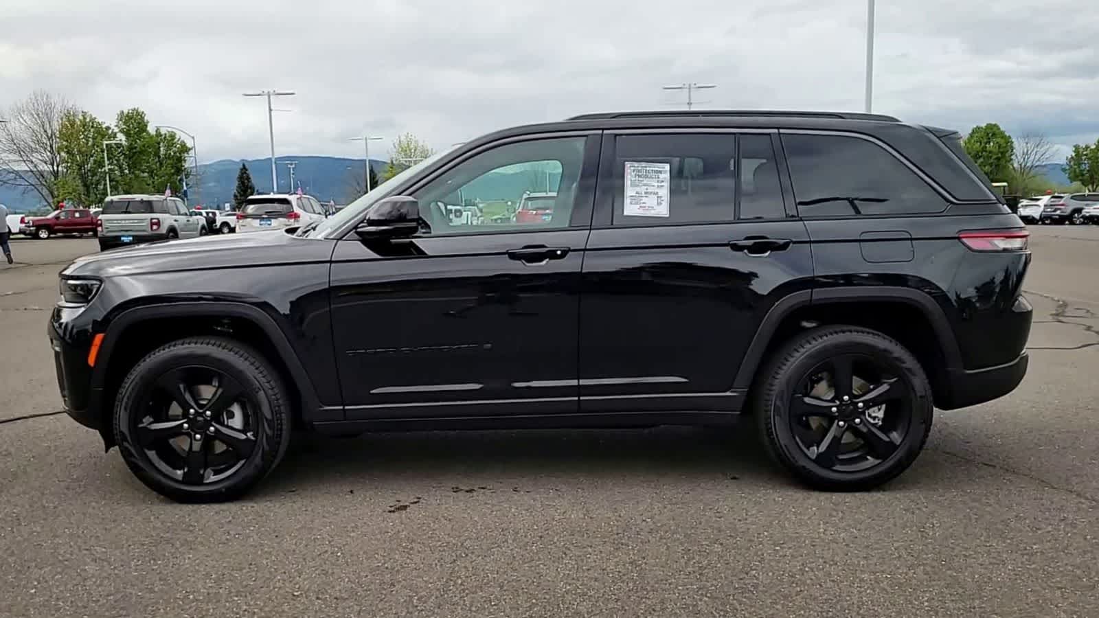 Thumbnail: 2026 Jeep Grand Cherokee - 5