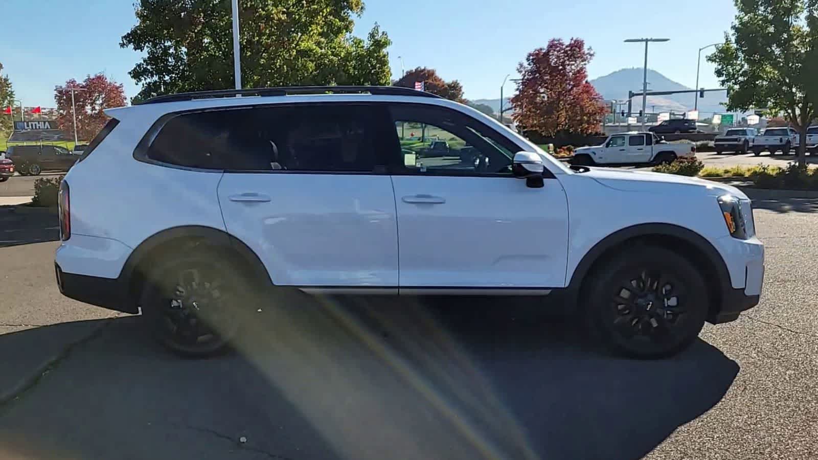 Thumbnail: 2023 Kia Telluride - 9