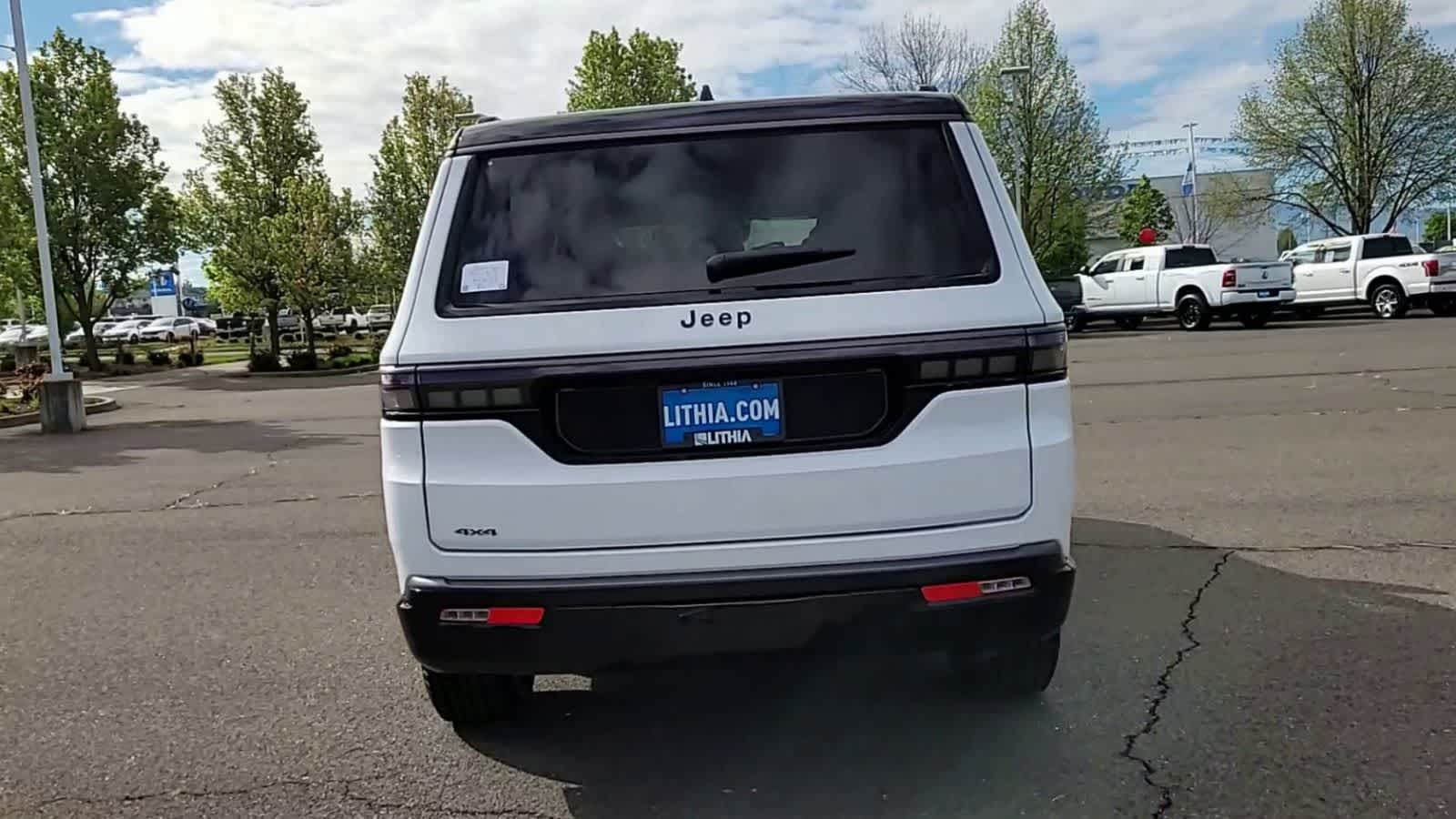 Thumbnail: 2026 Jeep Grand Wagoneer - 7