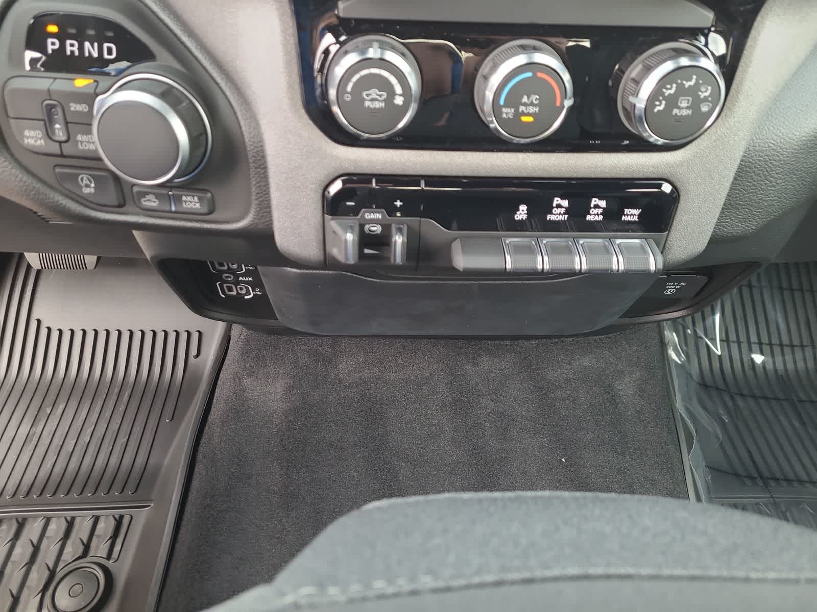 Thumbnail: 2026 RAM 1500 - 25