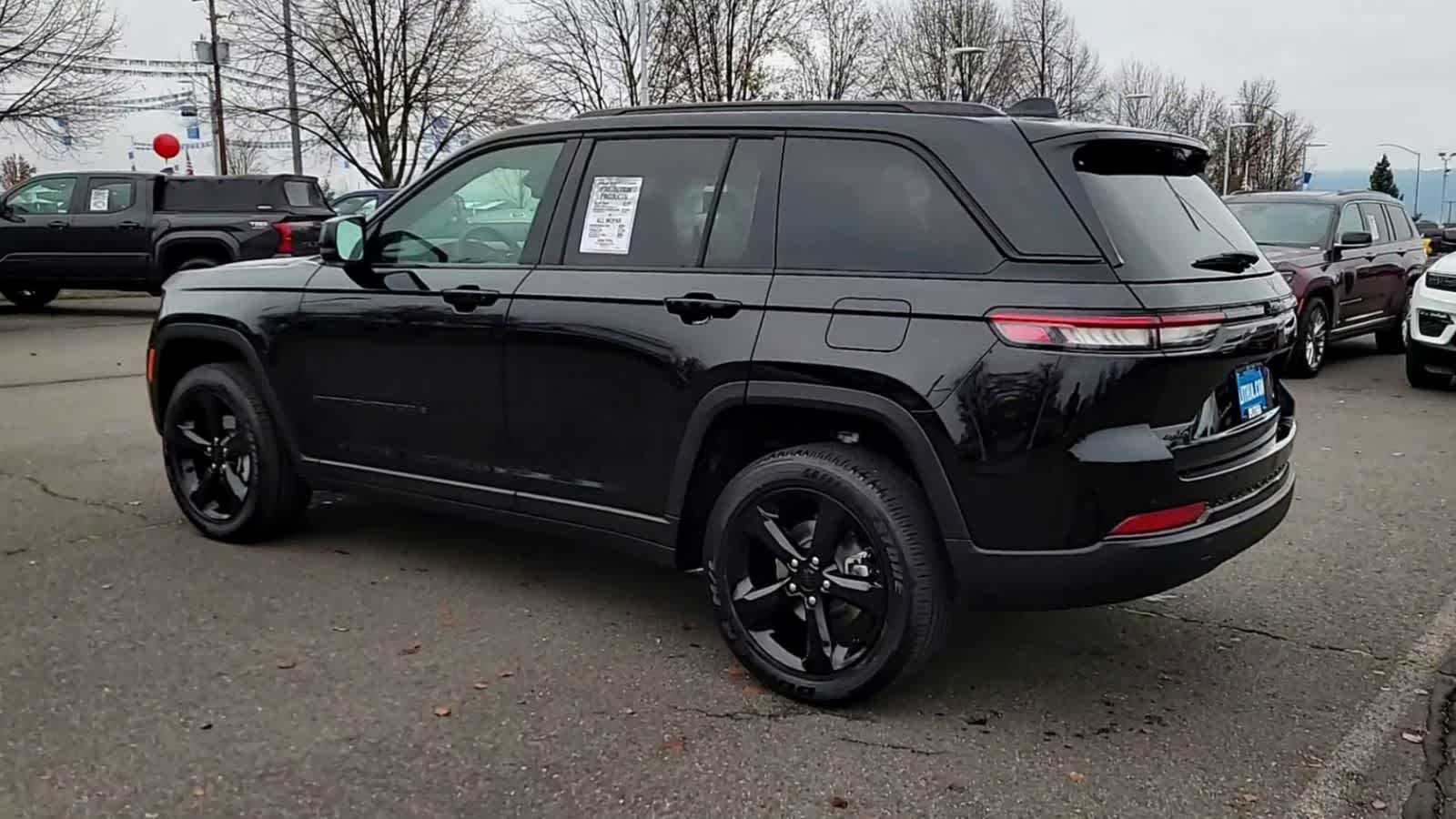 Thumbnail: 2025 Jeep Grand Cherokee - 6