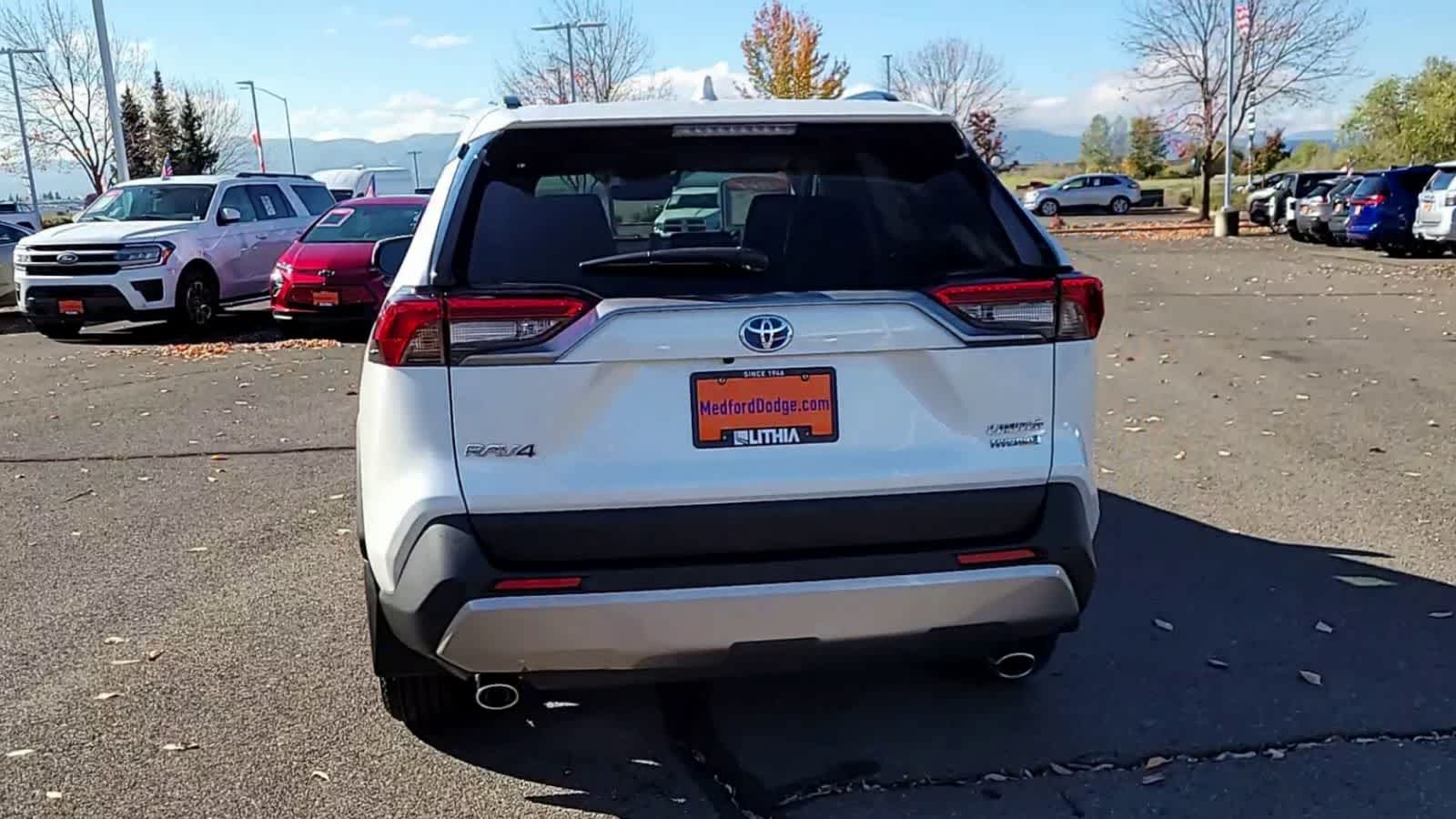 Thumbnail: 2024 Toyota RAV4 - 7