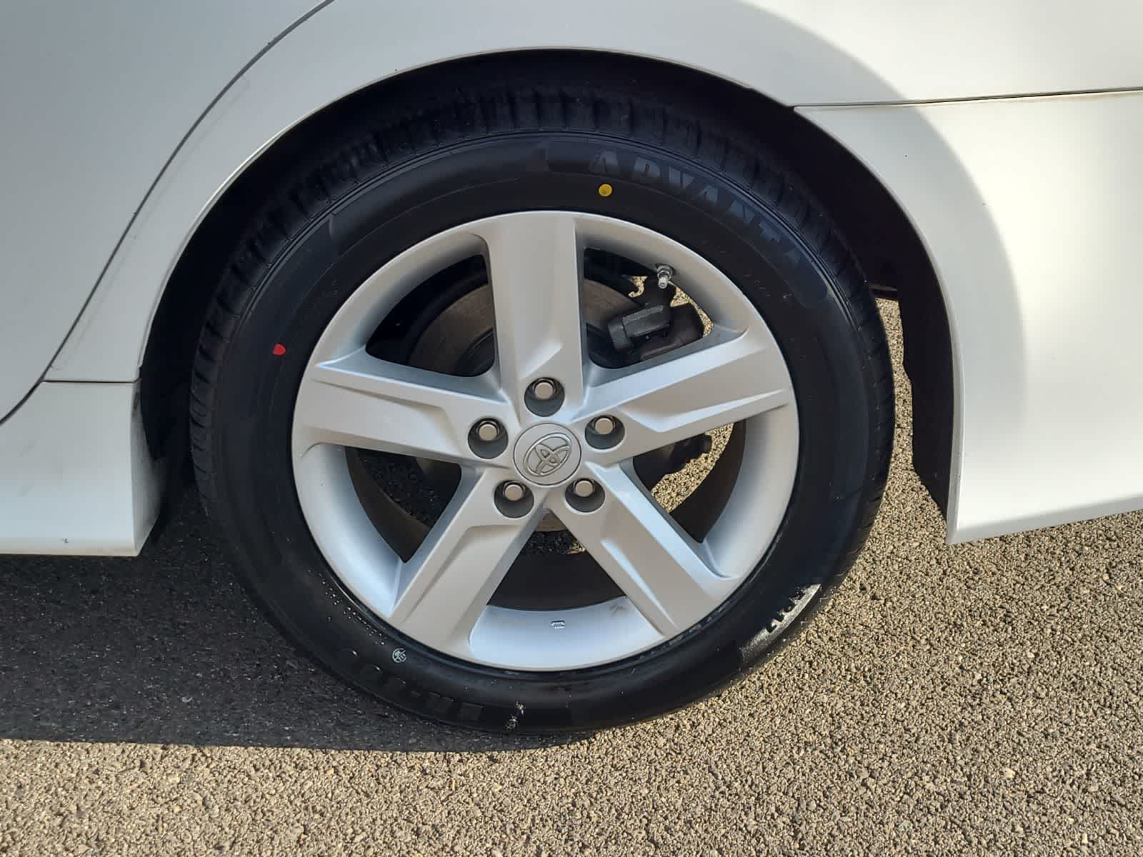 Thumbnail: 2014 Toyota Camry - 16