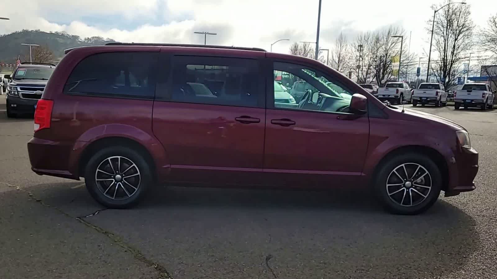 Thumbnail: 2018 Dodge Grand Caravan - 9
