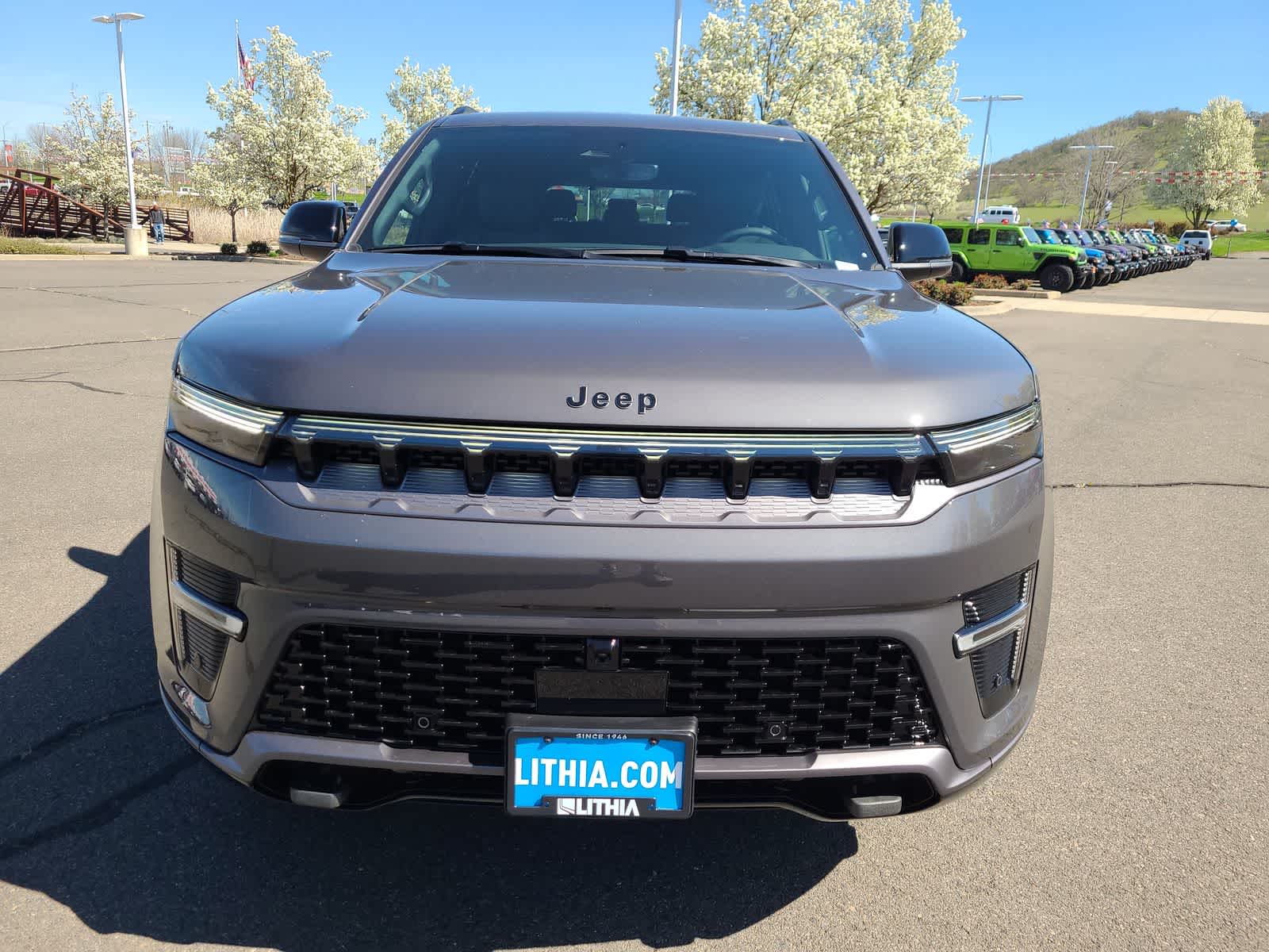 Thumbnail: 2026 Jeep Grand Wagoneer - 14