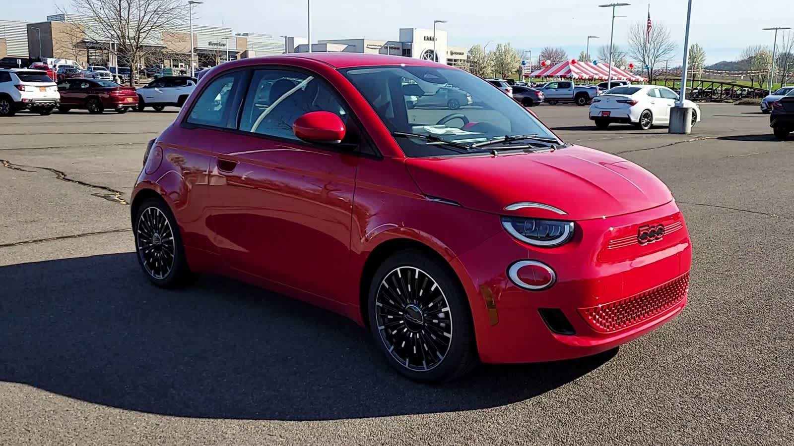Thumbnail: 2024 Fiat 500e - 2