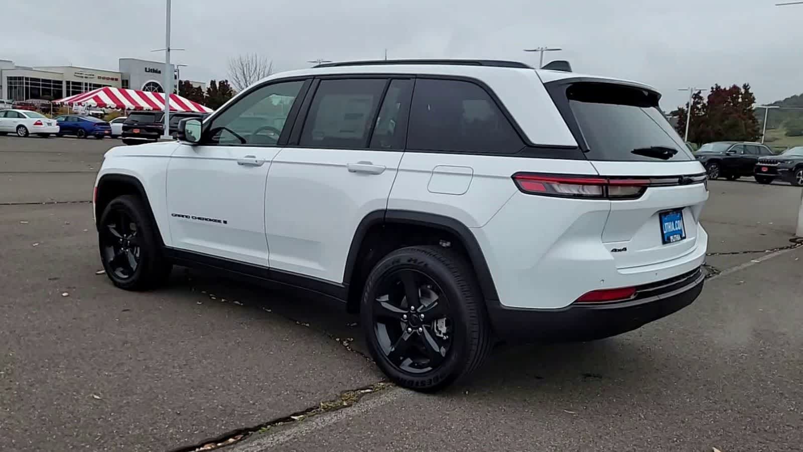 Thumbnail: 2023 Jeep Grand Cherokee - 6