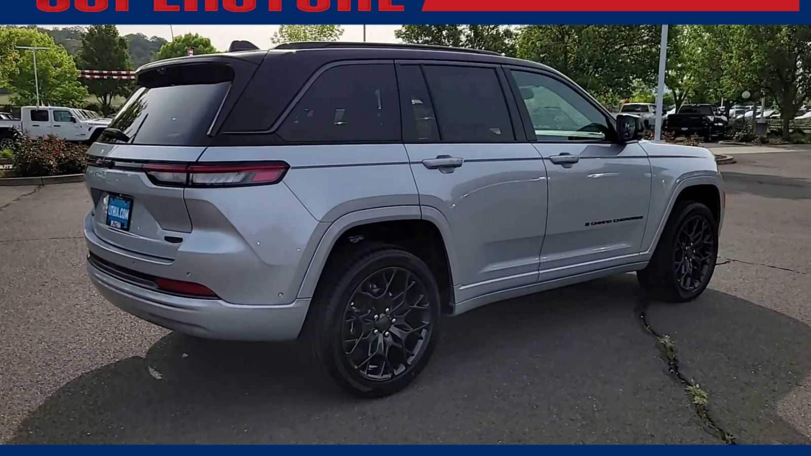 Thumbnail: 2026 Jeep Grand Cherokee - 8