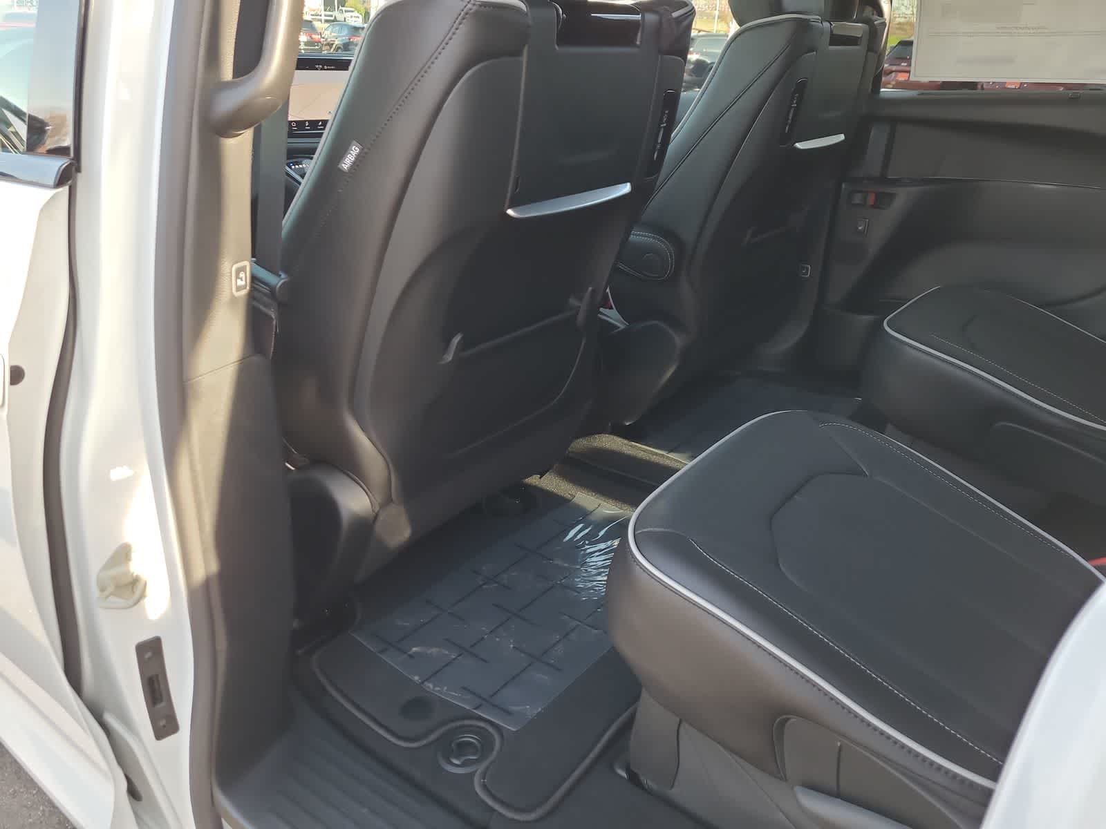 Thumbnail: 2026 Chrysler Pacifica - 20