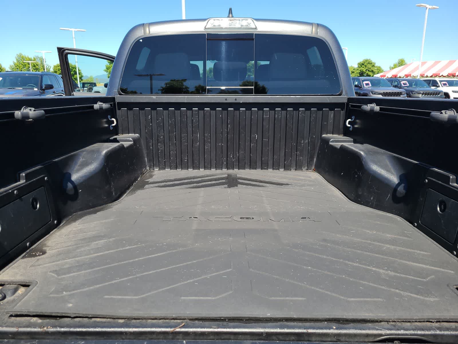 Thumbnail: 2018 Toyota Tacoma - 27