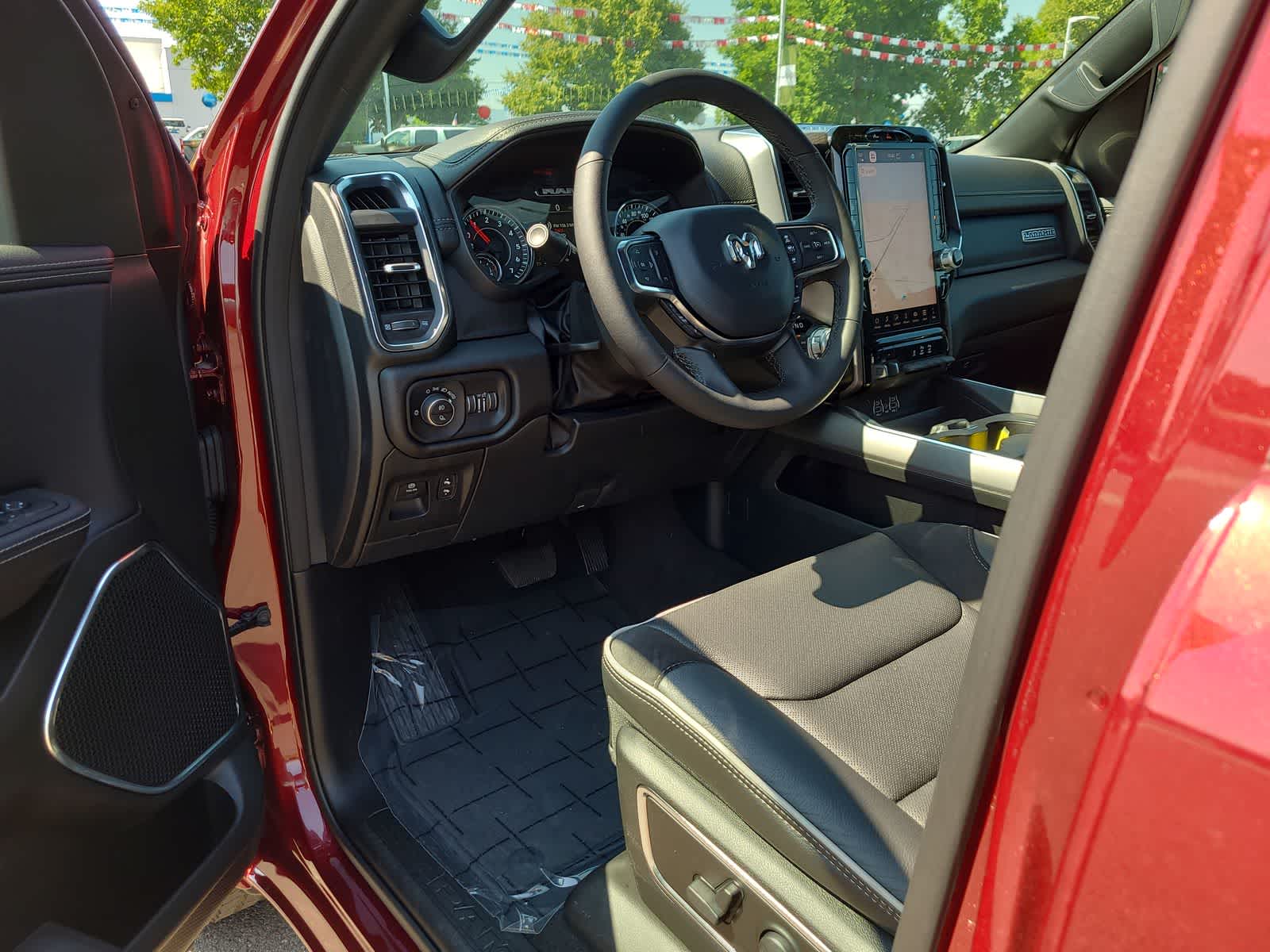 Thumbnail: 2025 RAM 1500 - 10